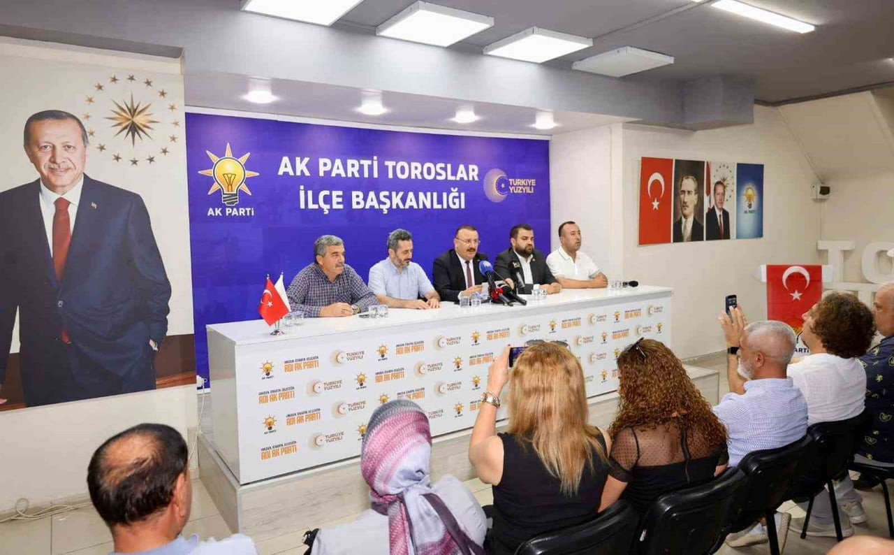 AK PARTİ TOROSLAR İLÇE BAŞKANI FERDİ ÇOKKESER, TOROSLAR BELEDİYESİ TEMMUZ AYI MECLİS TOPLANTISINDA...