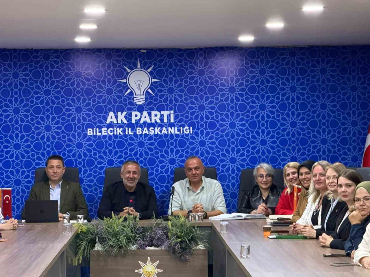 AK PARTİ’DE YOL HARİTASI BELİRLENDİ