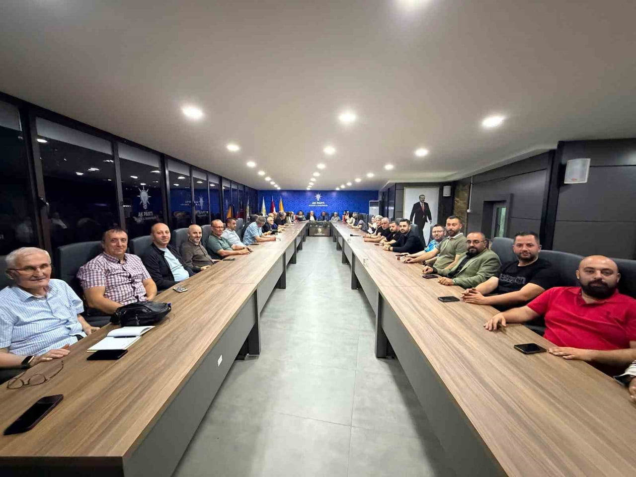 AK PARTİ’DE YOL HARİTASI BELİRLENDİ