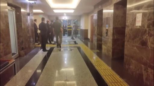 AK Parti’ye katılacağı iddia edilen Burcu Köksal, AK Parti Genel Merkez binasına geldi