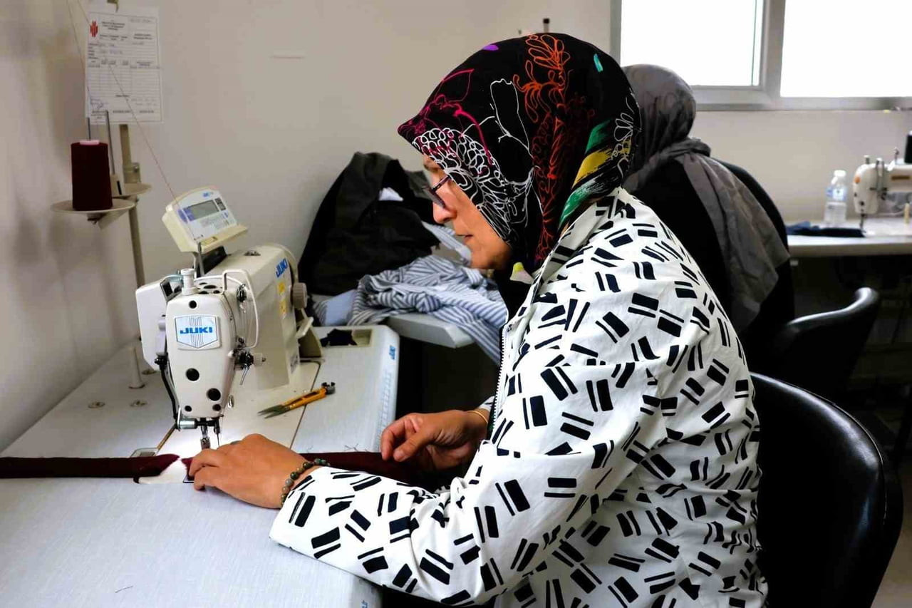 AKADEMİ ÜMRANİYE BÜNYESİNDE ÜCRETSİZ OLARAK VERİLEN DRAPAJ EĞİTİMİ, MODA TASARIMINA İLGİ DUYAN...
