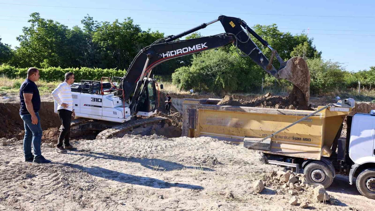 AKÇADAĞ'DA 50 YATAKLI ÖĞRETMENEVİ'NİN TEMEL ÇALIŞMALARI BAŞLADI