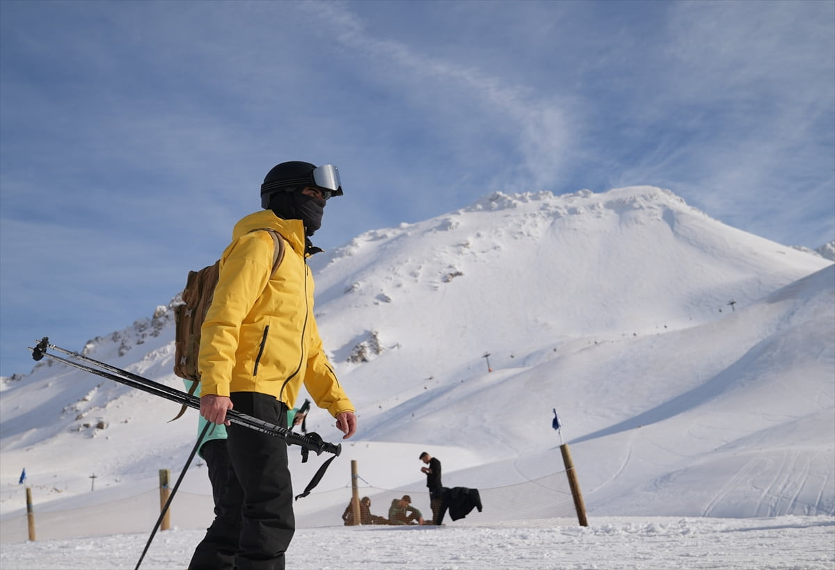 Akdeniz bölgesinde yer alan ve Toros Dağları'nın eteklerine kurulu bir şehir olan Isparta, göller...