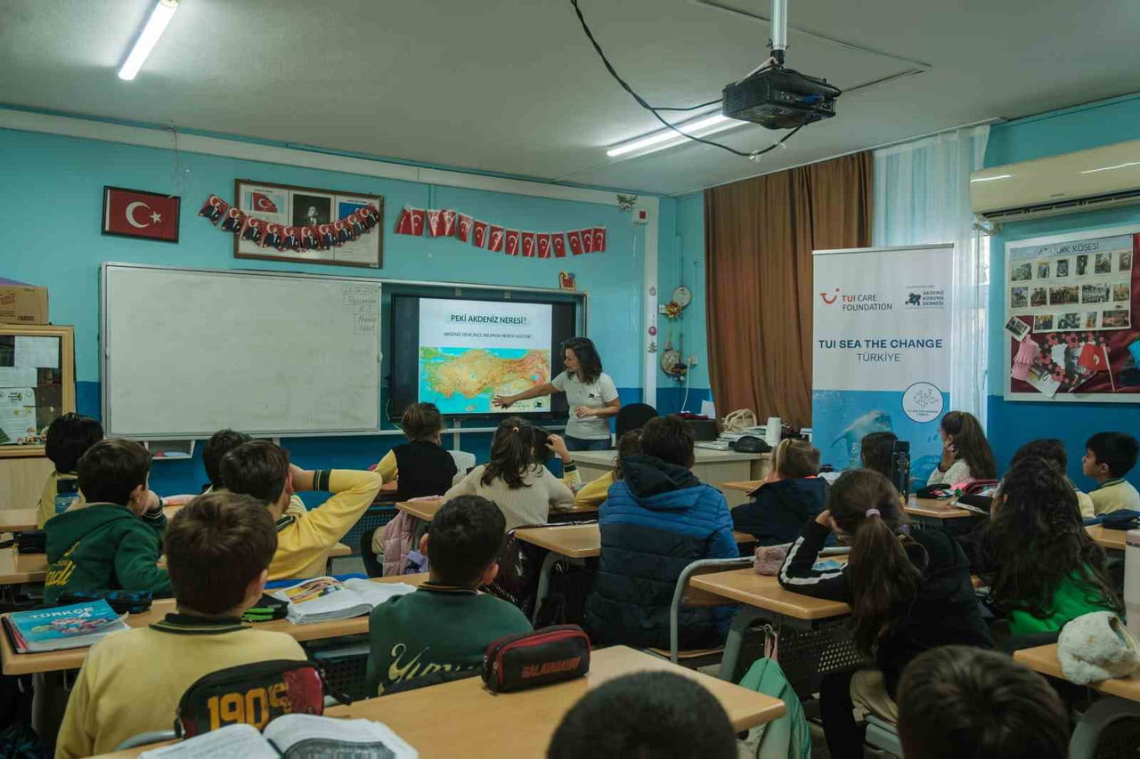 AKDENİZ KORUMA DERNEĞİ’NİN MUĞLA İL MİLLİ EĞİTİM MÜDÜRLÜĞÜ İLE MAVİ YEŞİL OKULLAR PROJESİ...