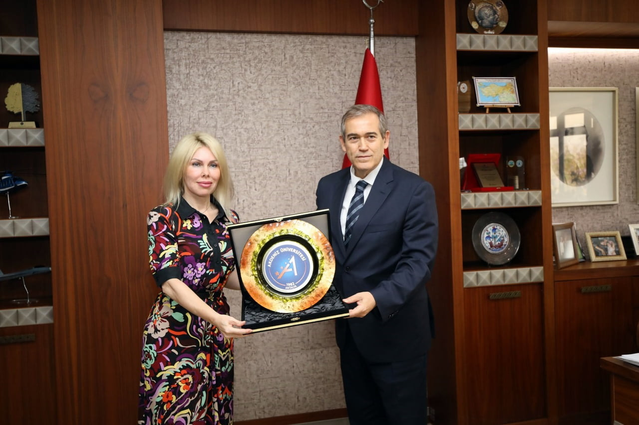 AKDENİZ ÜNİVERSİTESİ REKTÖRÜ PROF. DR. ÖZLENEN ÖZKAN, ATSO YÖNETİM KURULU BAŞKANI YUSUF...