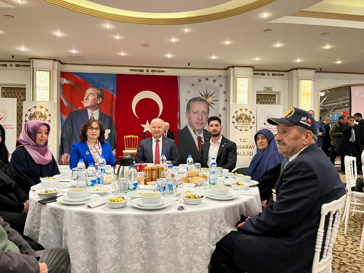 Aksaray Valiliği tarafından şehit aileleri ve gazilere yönelik iftar programı düzenlendi. Vali...