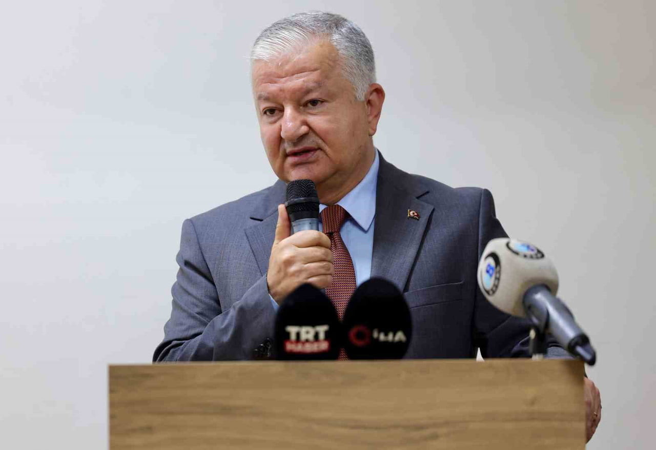 AKSARAY VALİSİ DURU (FOTOĞRAFTA), PROJE AMACININ TÜM AİLELERE MADDE BAĞIMLILIĞININ NE OLDUĞUNU, NE...
