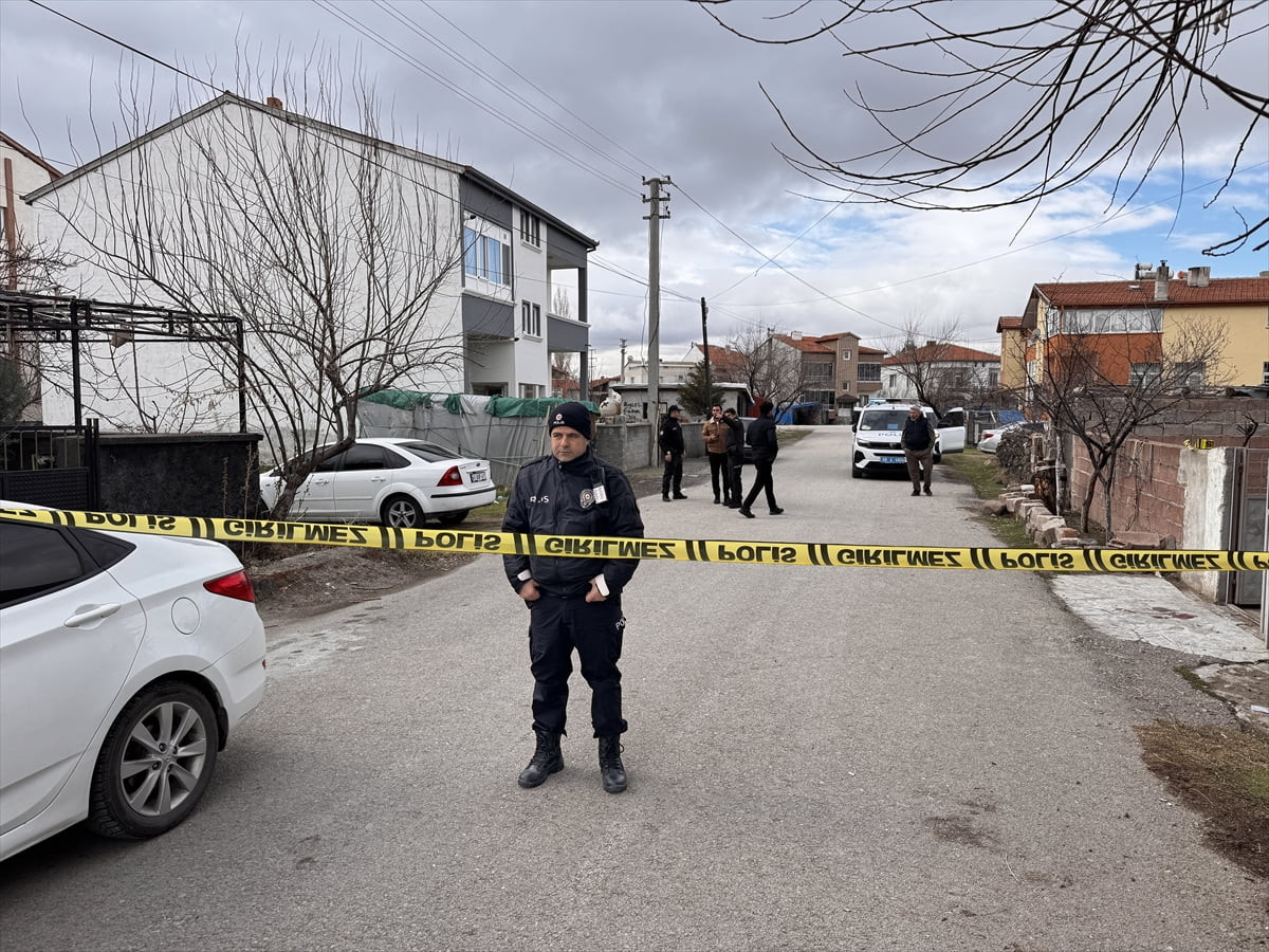 Aksaray'da eşi tarafından av tüfeğiyle vurulan kadın ağır yaralandı.