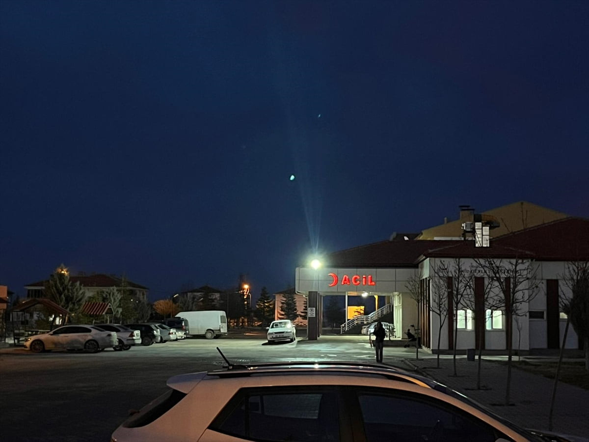 Aksaray'ın Eskil ilçesinde banyoda elektrik akımına kapılan genç hayatını kaybetti.