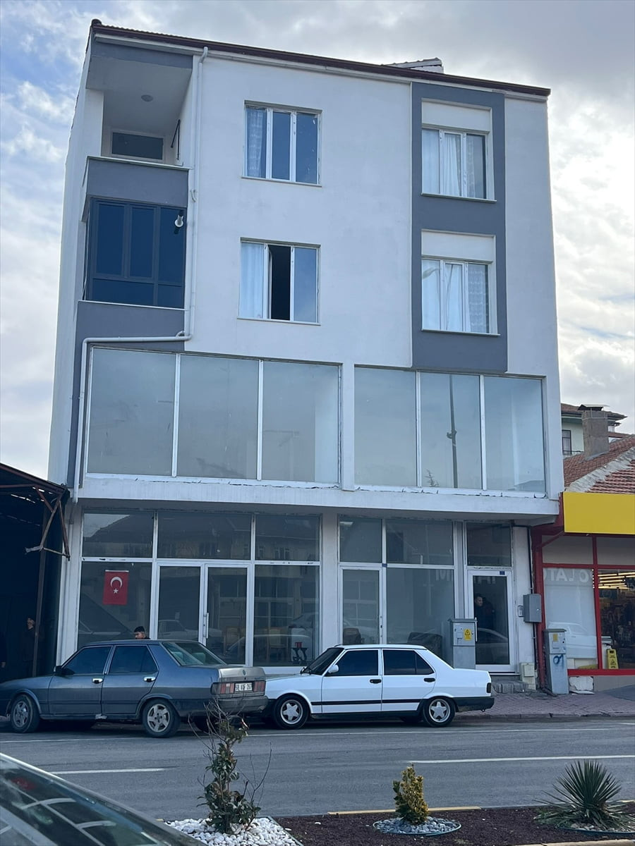 Aksaray'ın Ortaköy ilçesinde sobadan sızan gazdan etkilenen 8 kişi, tedavi altına alındı.