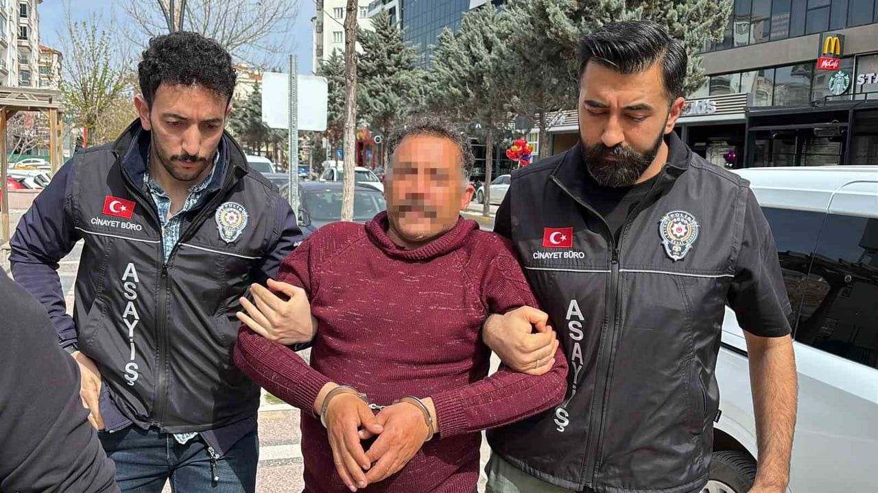 AKSARAY’DA AŞIRI ALKOL ALDIKTAN SONRA BİNDİĞİ ARAÇLA HEM ESKİ KAYINPEDERİ OLAN HEM DE ÖZ AMCASI...