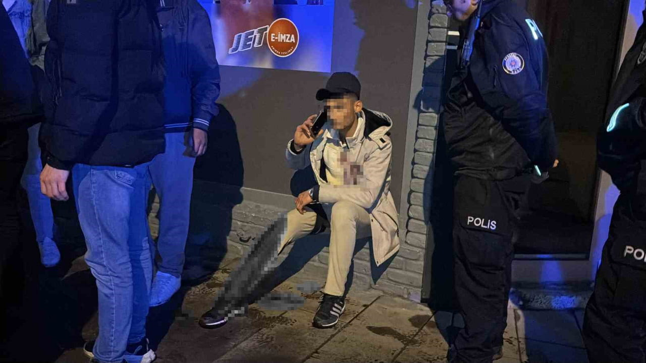 AKSARAY’DA KAYBOLAN KÖPEĞİNİ ARAMAK İÇİN SOKAĞA ÇIKAN GENÇ ÖNÜNÜ KESEN VE KİMLİKLERİ...