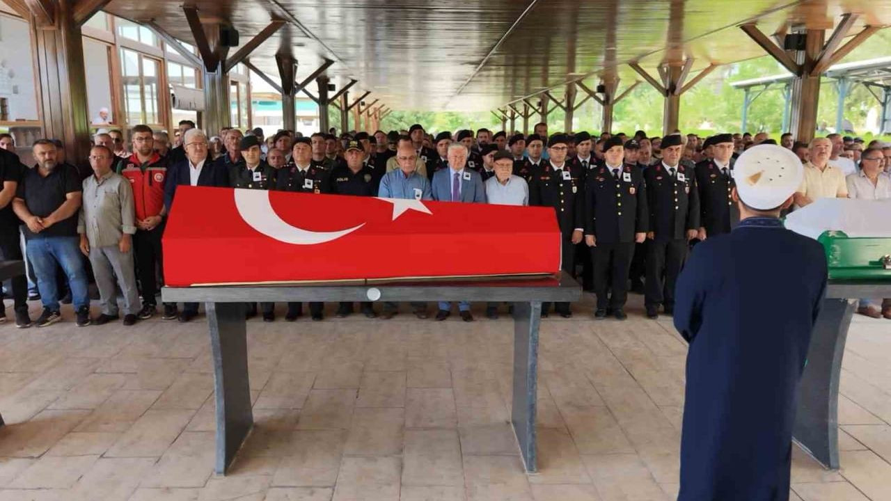 Aksaray'da Kıbrıs gazisi İlyas Çal askeri törenle son yolculuğuna uğurlandı
