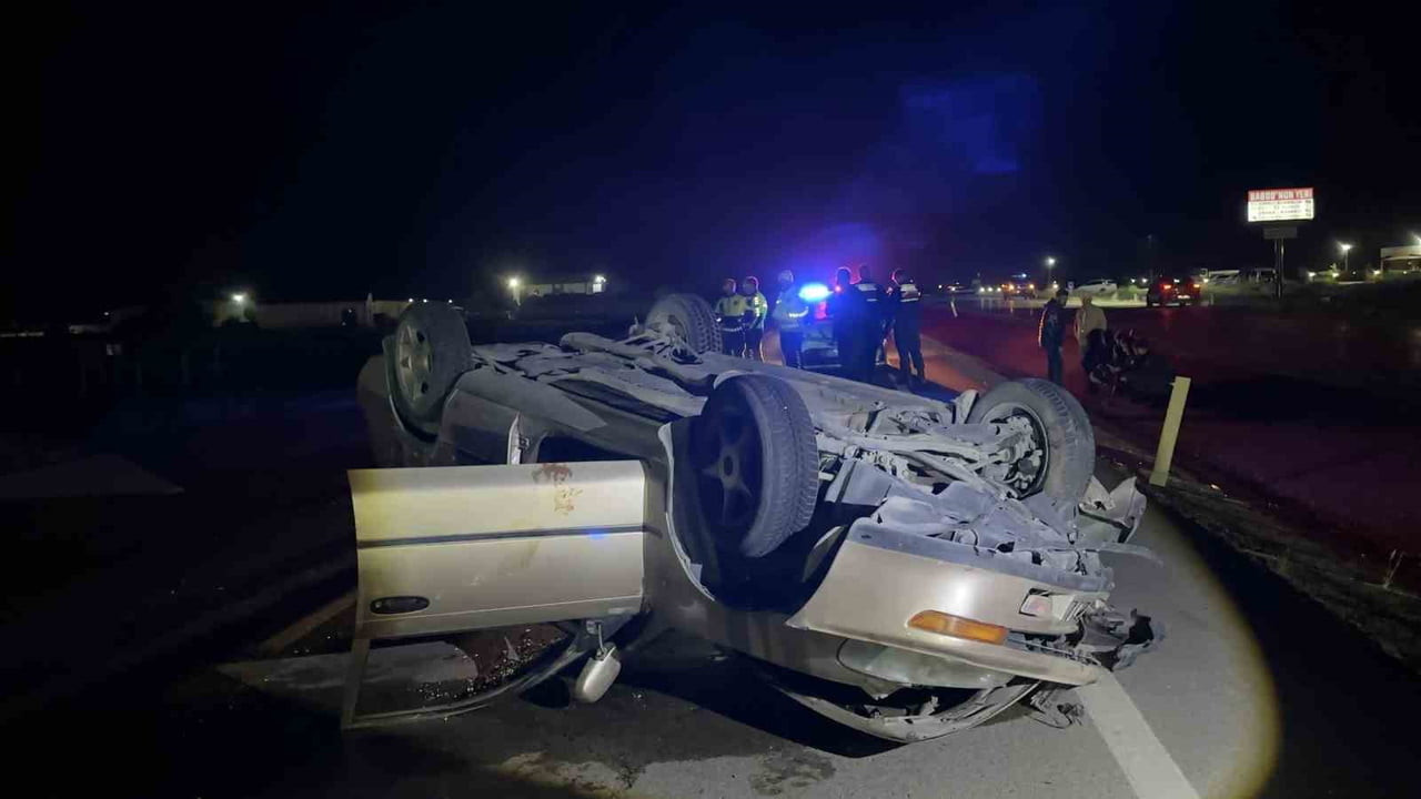AKSARAY’DA OTOMOBİLİN BETON MİKSERİNE ARKADAN ÇARPMASI SONUCU MEYDANA GELEN TRAFİK KAZASINDA...