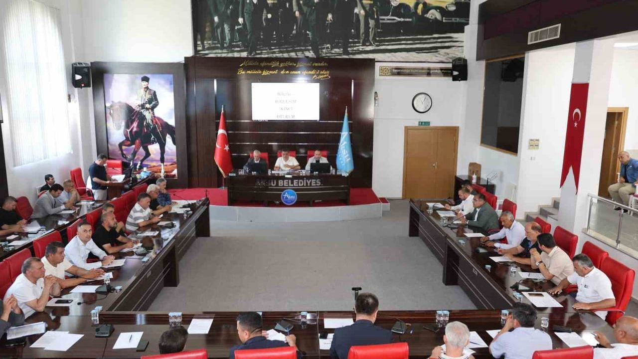 Aksu Belediye Başkanı Yıldırım, Cemal Enginyurt’a Sert Tepki Gösterdi
