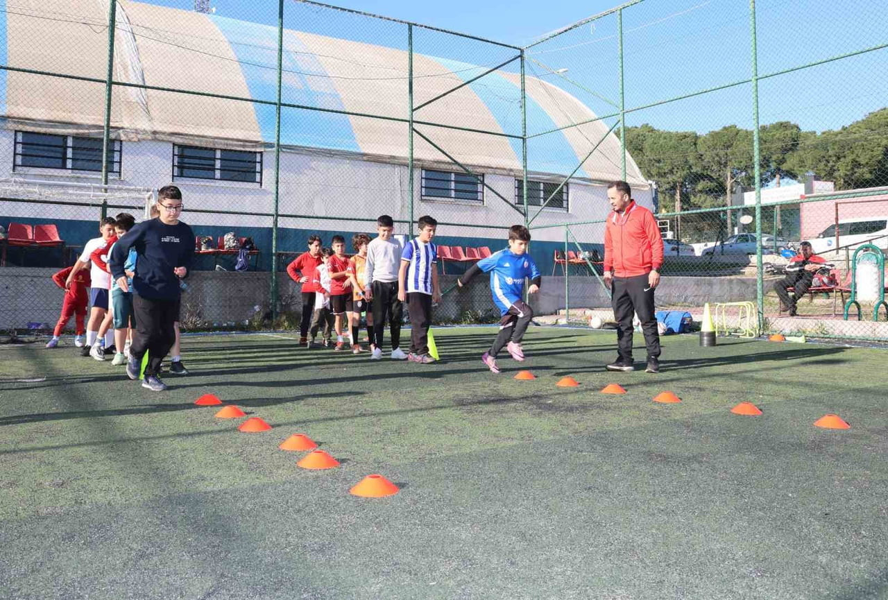 AKSU BELEDİYESİ GENÇLİK VE SPOR HİZMETLERİ MÜDÜRLÜĞÜ TARAFINDAN DÜZENLENEN YAZ SPOR KURSLARI, 6...