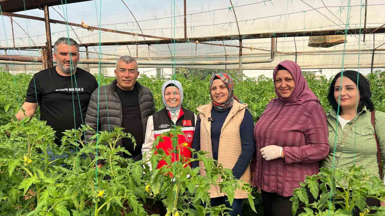AKSU İLÇE TARIM MÜDÜRLÜĞÜ TARAFINDAN BAŞLATILAN PROJE KAPSAMINDA BÖLGEDE FAALİYET GÖSTEREN KADIN...