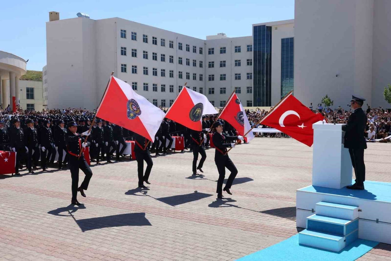 AKYURT POLİS MESLEK YÜKSEKOKULU'NUN 32. DÖNEM MEZUNİYET TÖRENİ, PROTOKOL ÜYELERİ, KURUM AMİRLERİ...