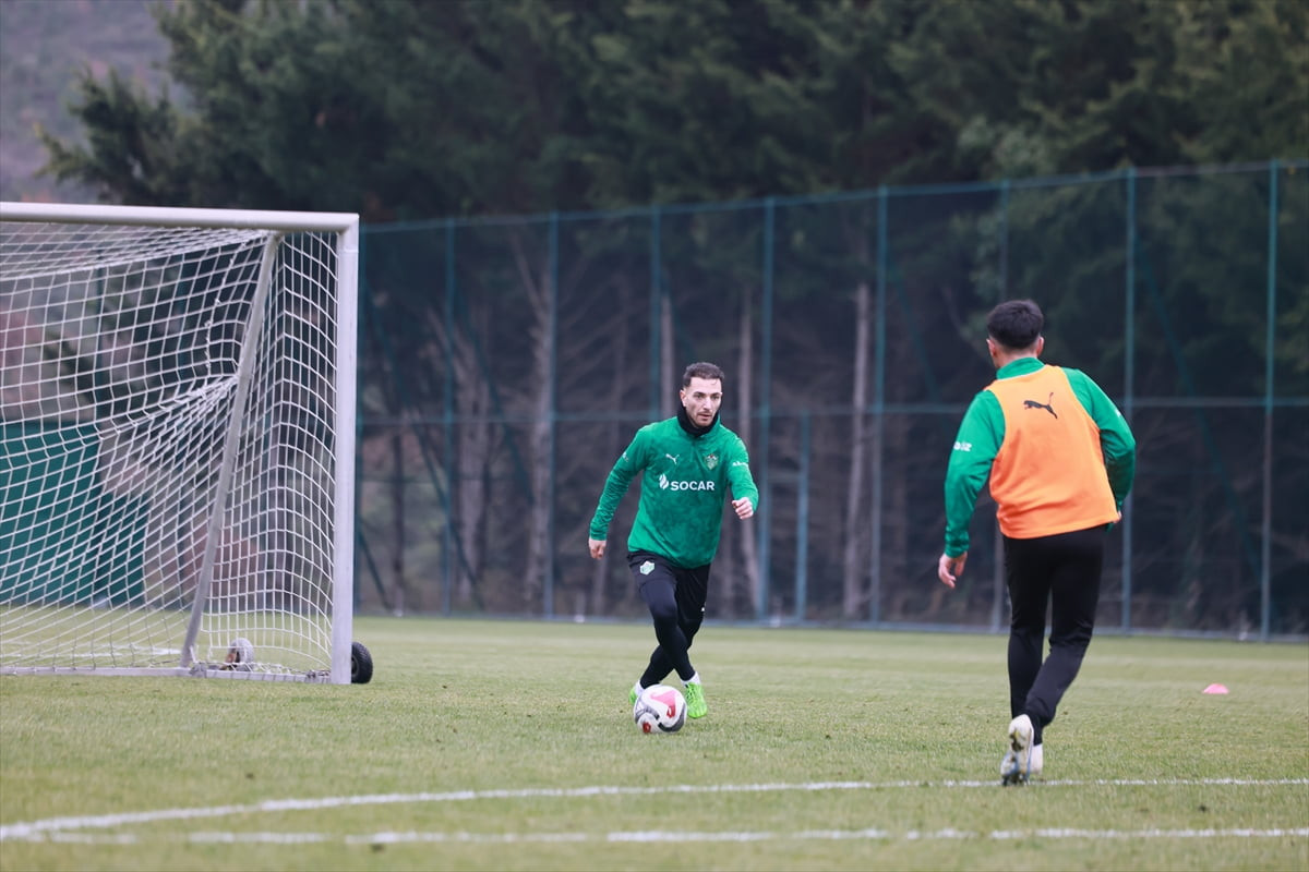 Alagöz Holding Iğdır FK, Trendyol 1. Lig'in 21. haftasında yarın sahasında oynayacağı Sakaryaspor...