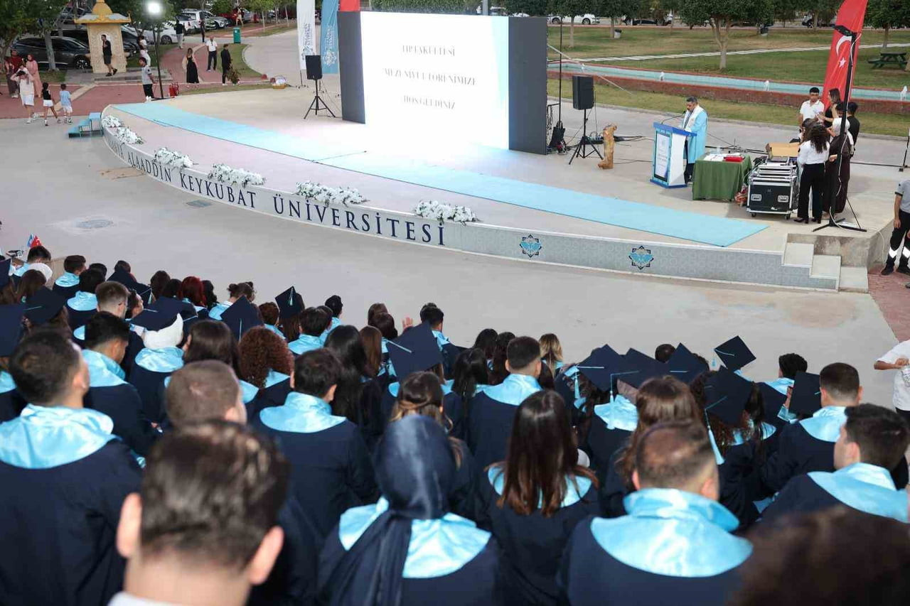 ALANYA ALAADDİN KEYKUBAT ÜNİVERSİTESİ (ALKÜ) TIP FAKÜLTESİ, 2025-2026 AKADEMİK YILI MEZUNİYET...
