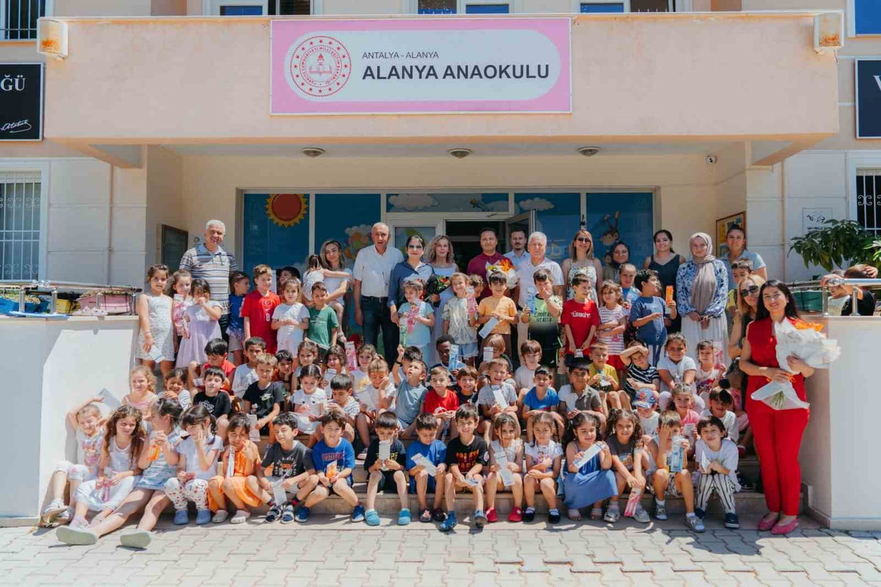 ALANYA BELEDİYESİ İLE İLÇE MİLLİ EĞİTİM MÜDÜRLÜĞÜ İŞ BİRLİĞİNDE YÜRÜTÜLEN "HİJYEN VE ÇEVRE...