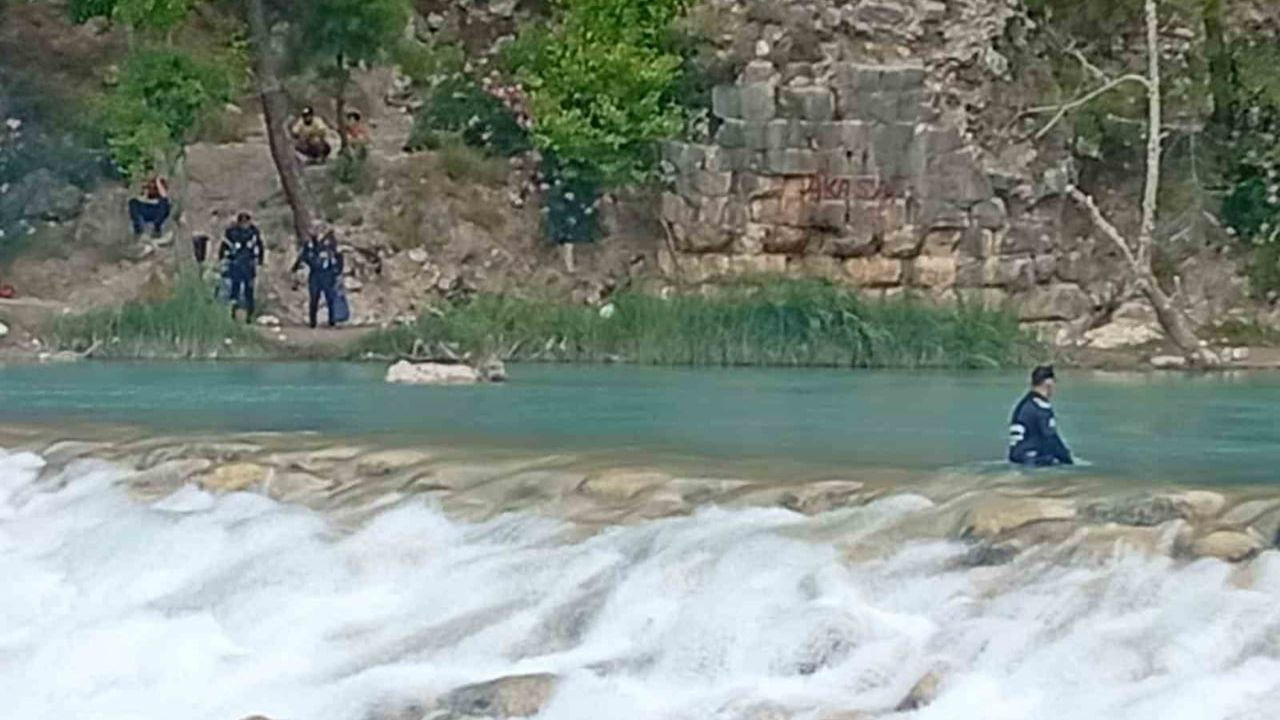 Alara çayında kaybolan 25 yaşındaki genç için arama çalışmaları devam ediyor