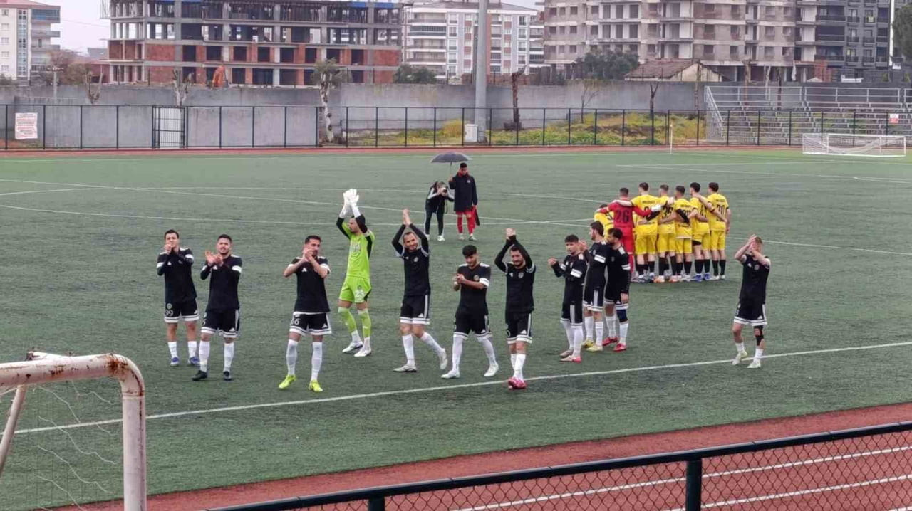 ALAŞEHİR BELEDİYESPOR, BÖLGESEL AMATÖR LİG’E YÜKSELME GRUBUNDAKİ İLK MAÇINDA SAHASINDA SOMA 301...