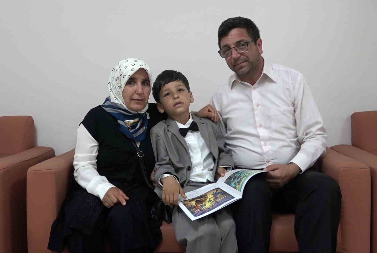 ALİ RIZA AYDOĞDU, ANNE KAMİLE AYDOĞDU VE BABA ONUR AYDOĞDU