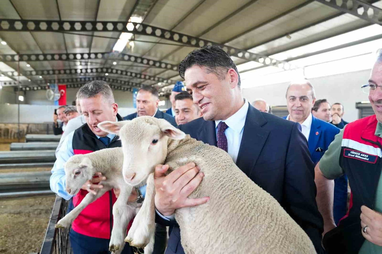ALİAĞA BELEDİYE BAŞKANI SERKAN ACAR