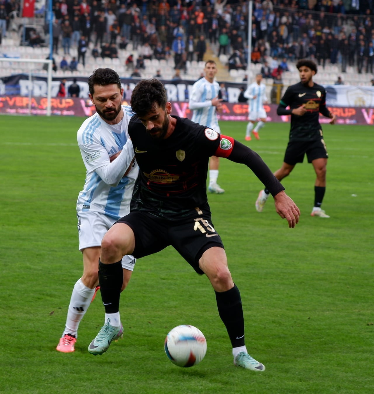 ALİAĞA FK, GEÇTİĞİMİZ SEZON AMED SPORTİF FAALİYETLER’DE FORMA GİYEN 31 YAŞINDAKİ STOPER UĞUR ADEM...
