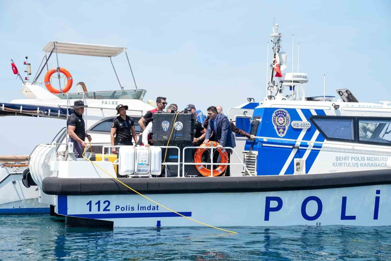 ALİAĞA KÖRFEZİ'NDE DENİZE YERLEŞTİRİLEN YAPAY RESİF ALANLARI, ROV (UZAKTAN KUMANDALI SUALTI ARACI)...