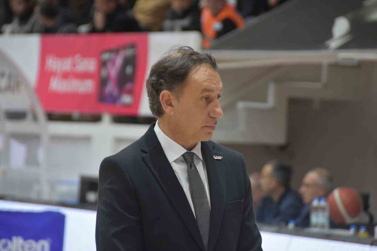 ALİAĞA PETKİMSPOR BAŞANTRENÖRÜ ORHUN ENE, "ALİAĞA PETKİMSPOR, TÜRK BASKETBOLUNA DEĞER KATAN BİR...