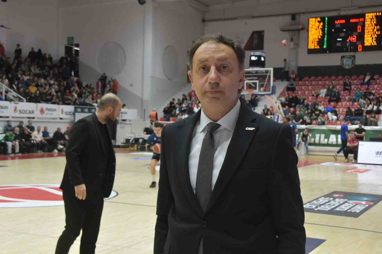 ALİAĞA PETKİMSPOR'DA BAŞANTRENÖR ORHUN ENE, "TEKRAR KAZANAN BİR KİMLİĞE BÜRÜNMEK İSTİYORUZ"...