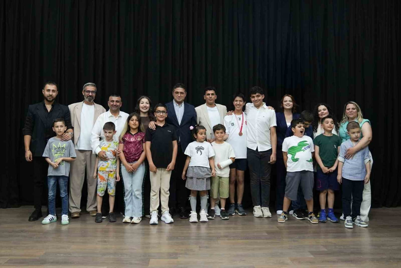 ALİAĞA’DA FAALİYETLERİNE BAŞLAYAN OTİZMLİ ÇOCUKLAR GELİŞİM VE DAYANIŞMA DERNEĞİ’NİN AÇILIŞ VE...