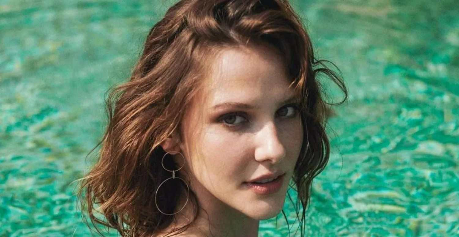 Alina Boz Disney Plus'la Anlaştı
