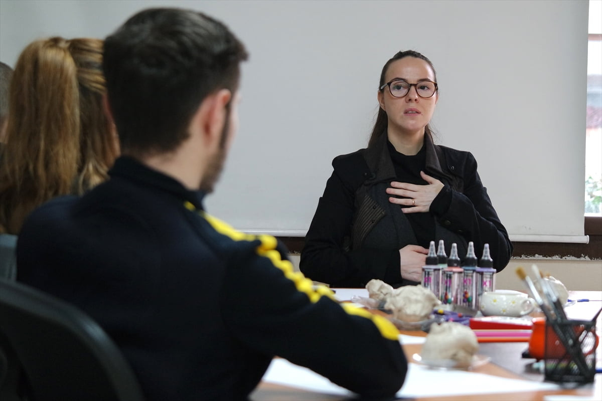 Alkol ve madde kullanımı nedeniyle adli süreçlere dahil olan gençlerin iyileşme sürecine destek...