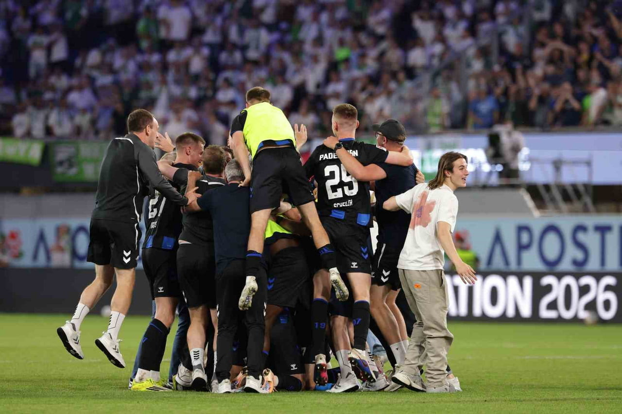 ALMANYA BUNDESLİGA PLAY-OUT FİNALİ İKİNCİ MAÇINDA PADERBORN, UZATMALARDA WOLFSBURG'U 2-1 MAĞLUP...