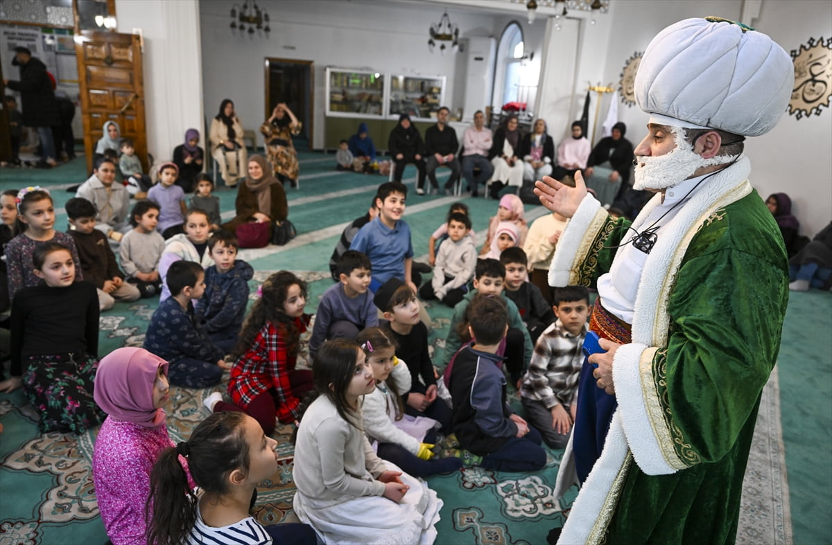 Almanya'nın başkenti Berlin'de, ramazanda iftar öncesinde çocuklara yönelik etkinliklerde...