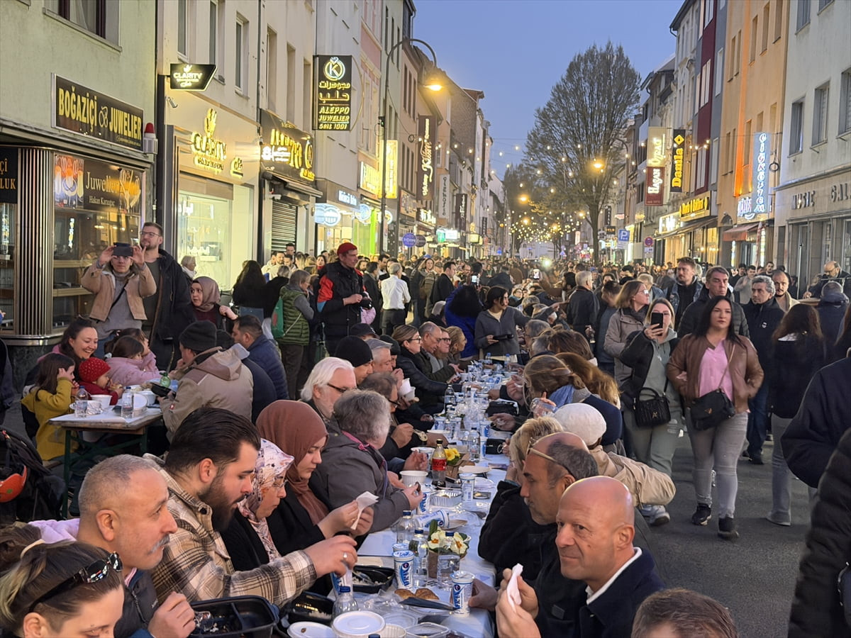 Almanya'nın Köln kentinde Türklerin yoğun olarak yaşadığı, "Küçük İstanbul" olarak bilinen Keup...