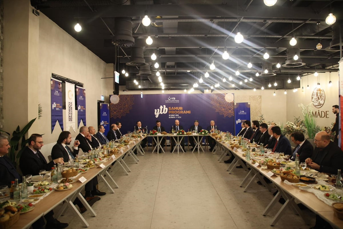 Almanya'nın Köln kentinde Yurtdışı Türkler ve Akraba Topluluklar Başkanlığı’nın (YTB) düzenlediği...