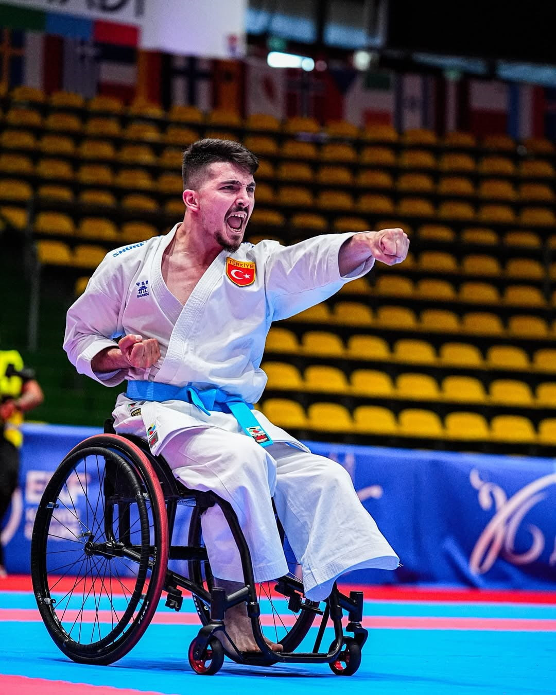 ALMANYA’DA DÜZENLENEN AVRUPA BÜYÜKLER KARATE ŞAMPİYONASI’NDA MÜCADELE EDEN AYDINLI MİLLİ SPORCU...
