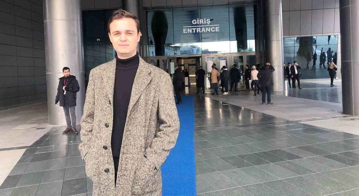 Alp Emeç kimdir