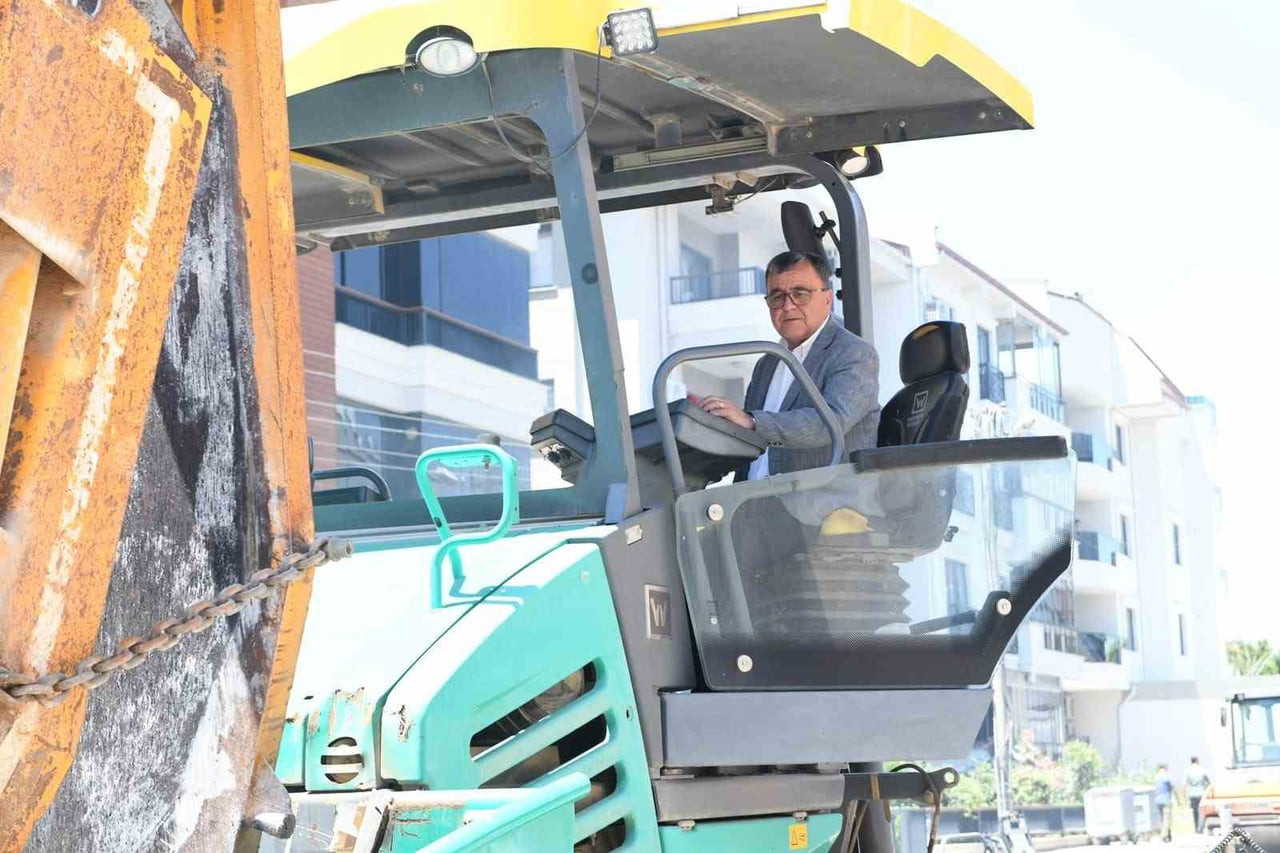 ALTIEYLÜL BELEDİYESİ, İLÇE GENELİNDE ULAŞIM ALTYAPISINI GÜÇLENDİRMEK VE VATANDAŞLARIN DAHA...