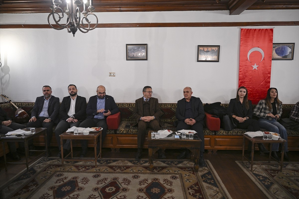 Altındağ Belediye Başkanı Veysel Tiryaki, Altındağ Hamamönü'ndeki Kabakçı Konağı'nda, Kültür Sanat...