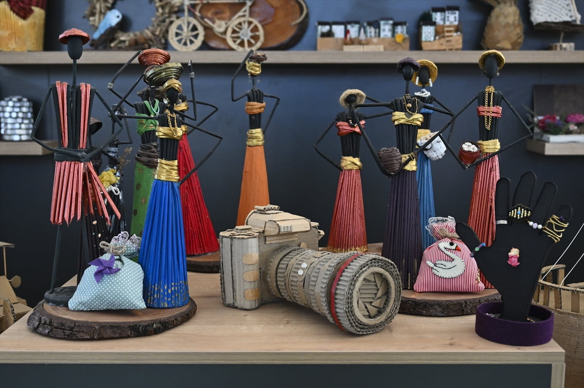 Altındağ Belediyesince, 2022'de hizmete açılan "Sıfır Atık Okulu"nda bugüne kadar sıfır atık, geri...