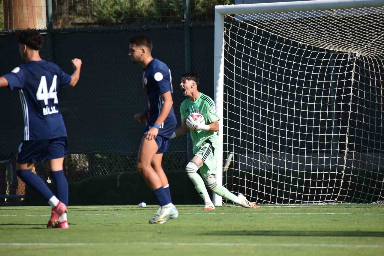 ALTINORDU’NUN 20 YAŞINDAKİ KALECİSİ, BU SEZON 8 PENALTIDAN 7’SİNİ KURTARDI