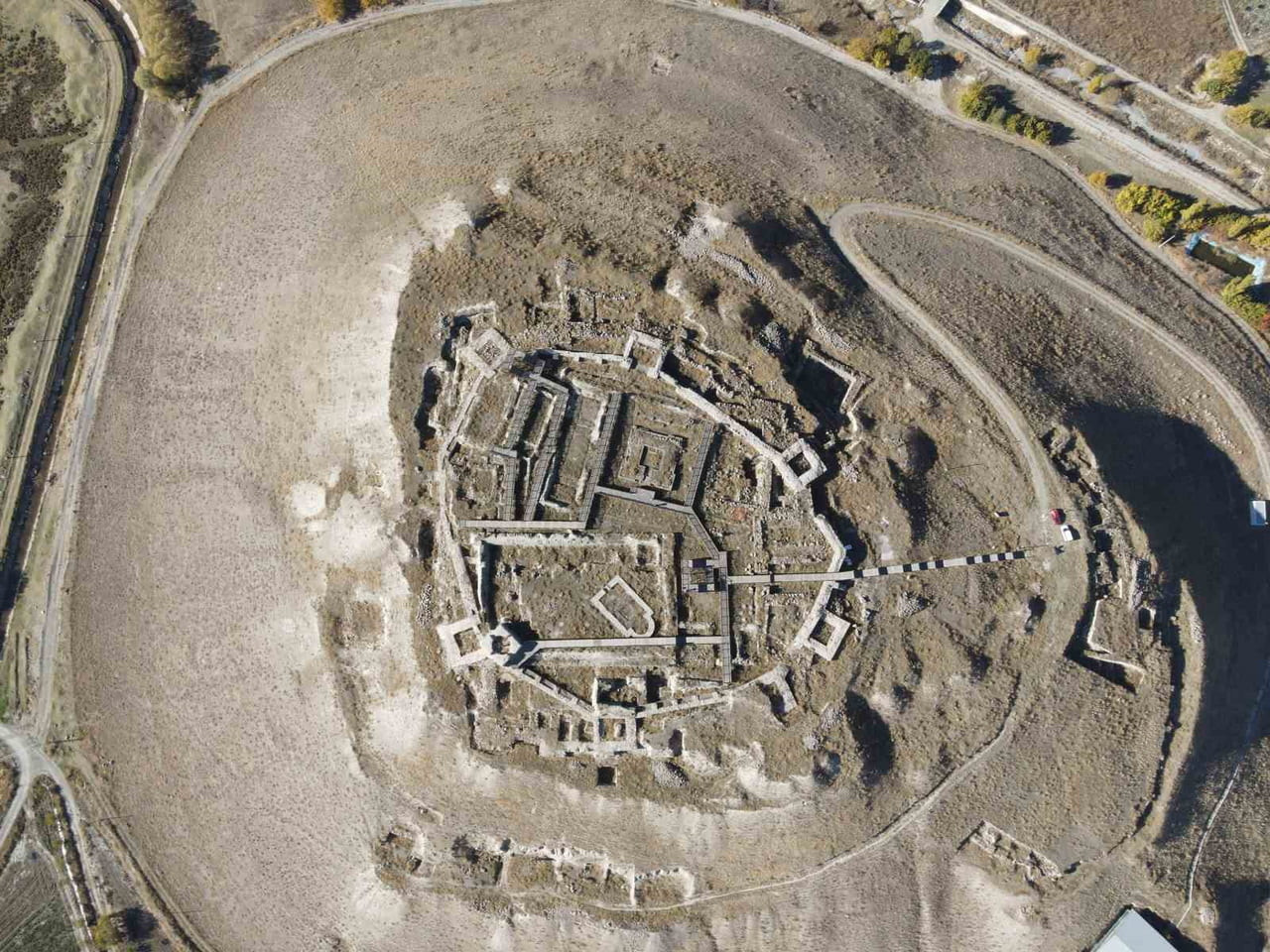 ALTINTEPE KALESİ GEÇMİŞİN İZLERİNİ BUGÜNE TAŞIYOR