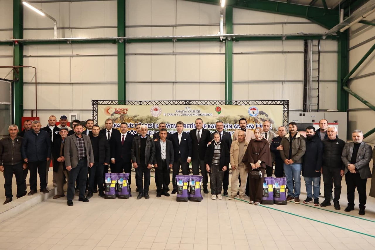 AMASYA’DA TARIM VE HAYVANCILIKLA GEÇİMİNİ SAĞLAYAN ÇİFTÇİLERE YONCA TOHUMU DESTEĞİ SAĞLANDI. 16...