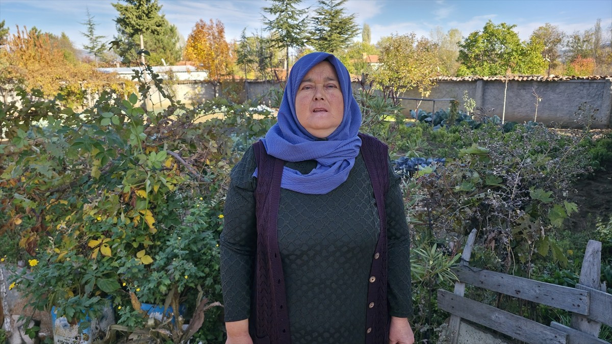 Amasya’nın Gümüşhacıköy ilçesinde yaşayan 52 yaşındaki Emine Elmas, 13 yıl önce yapılan böbrek...