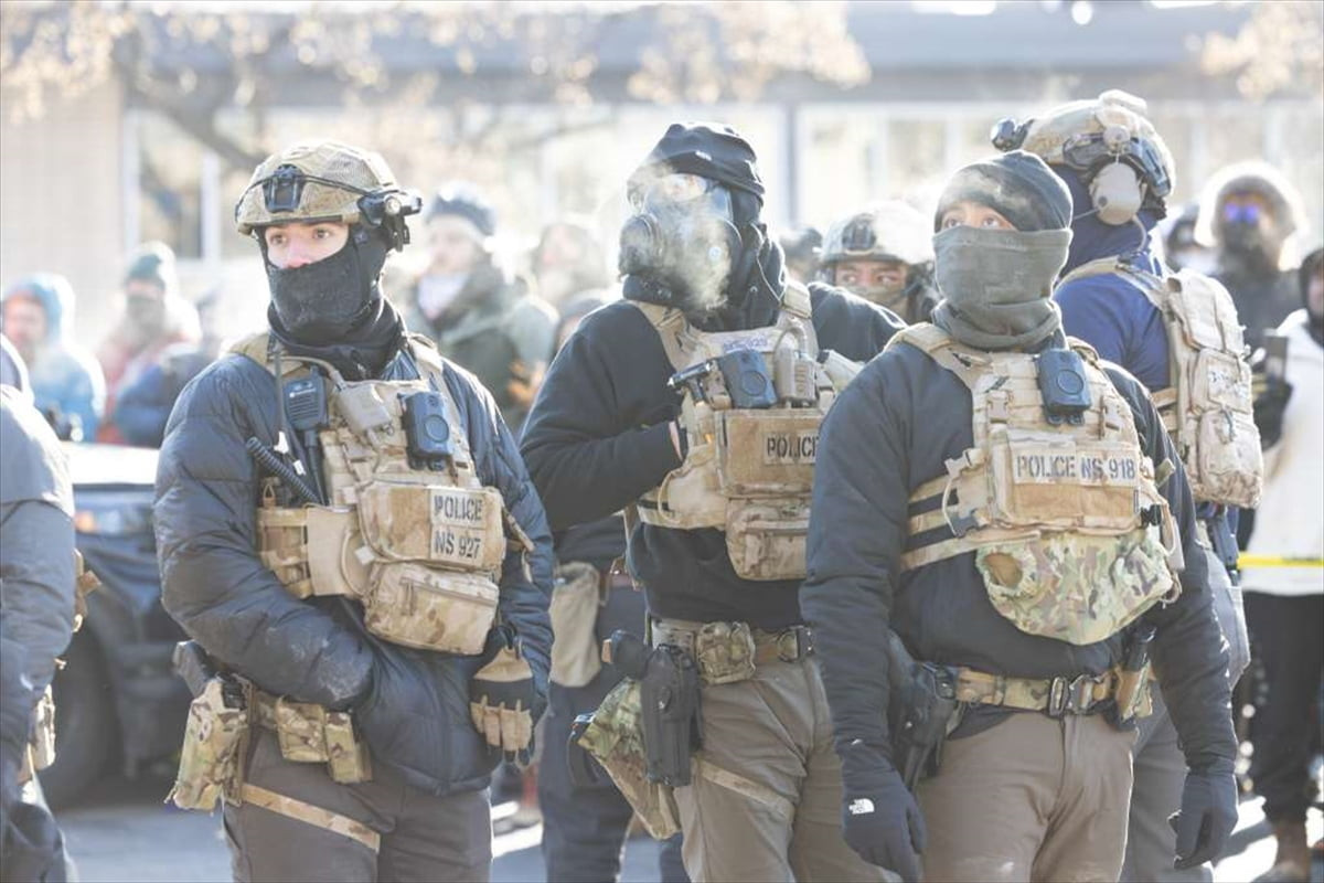 Amerika Birleşik Devletleri'nin Minnesota eyaletinin Minneapolis kentinde federal ajanların bir...